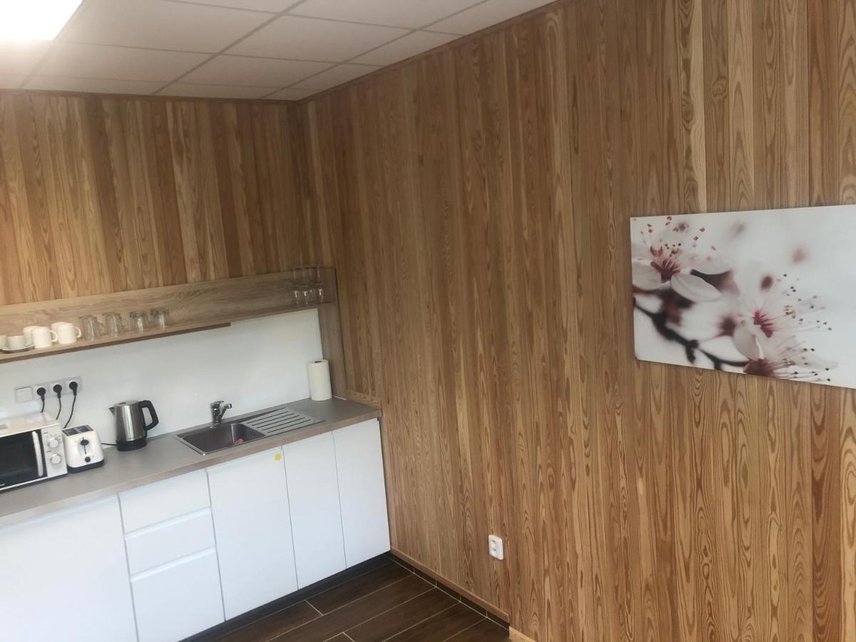 Dnm Inn Korycany エクステリア 写真