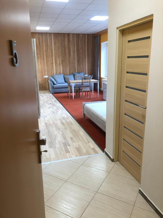 Dnm Inn Korycany エクステリア 写真