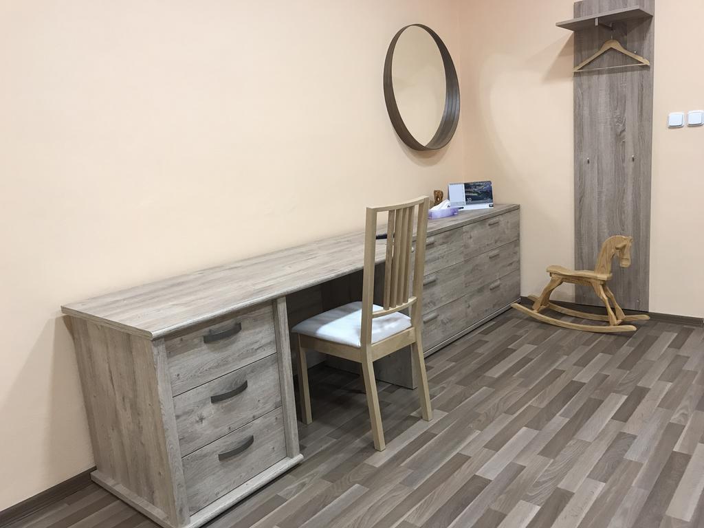Dnm Inn Korycany エクステリア 写真