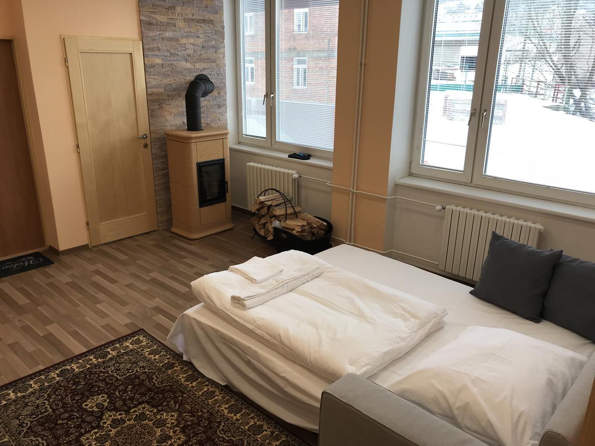 Dnm Inn Korycany エクステリア 写真