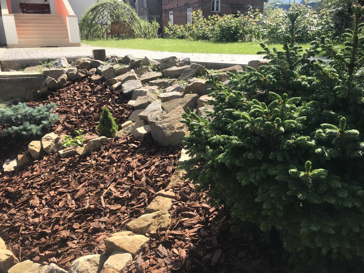Dnm Inn Korycany エクステリア 写真