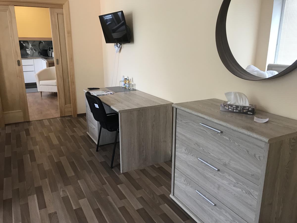 Dnm Inn Korycany エクステリア 写真