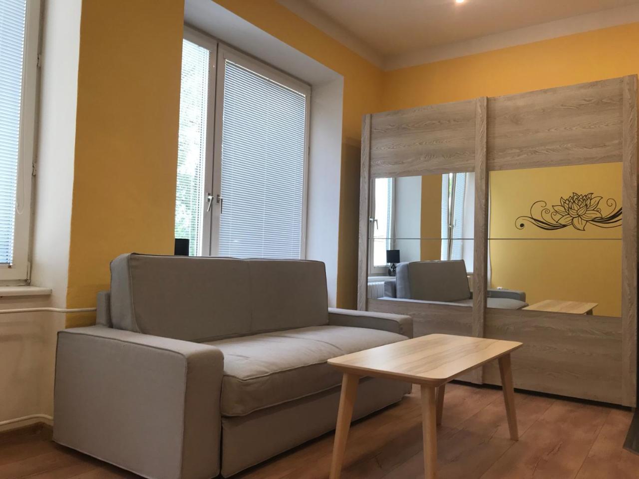 Dnm Inn Korycany エクステリア 写真