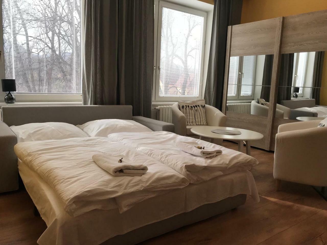 Dnm Inn Korycany エクステリア 写真